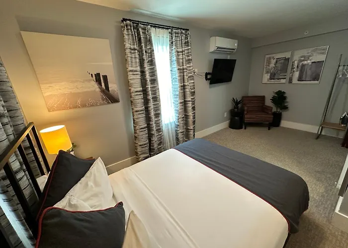 Entire Modern 7 Unit 7 Bath Boutique Inn