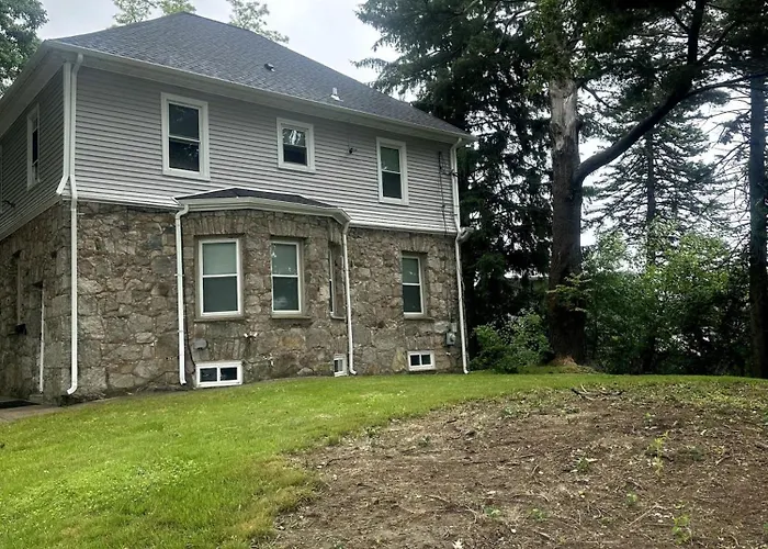 1 Ridgeway Avenue