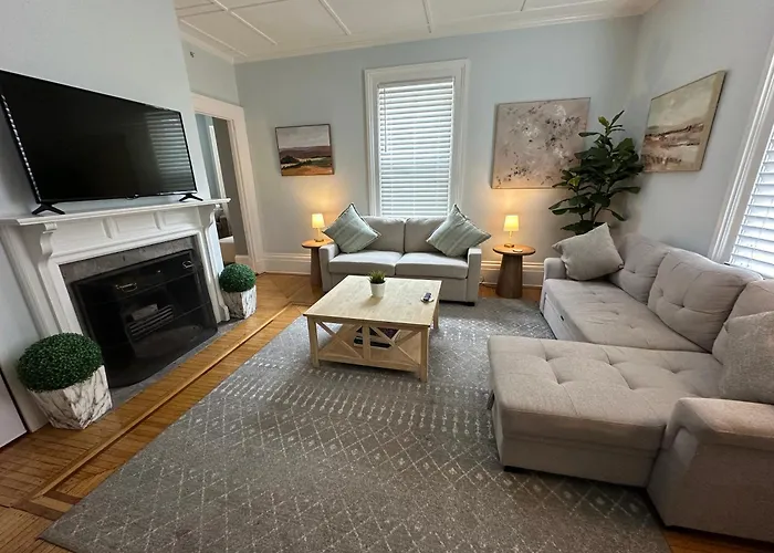 Charming Victorian Home Downtown Newport