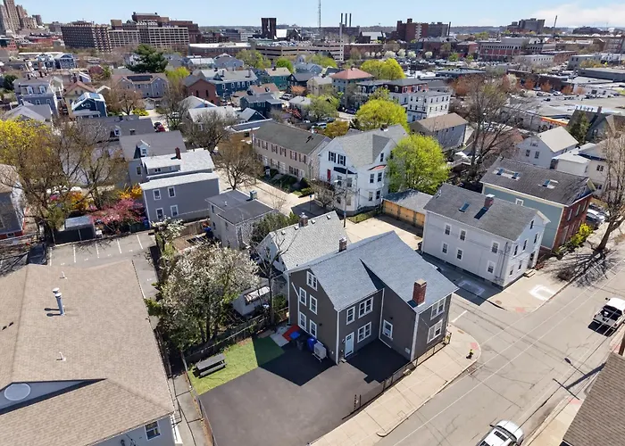 Federal Hill Pride 1 - Ground-Floor Flat