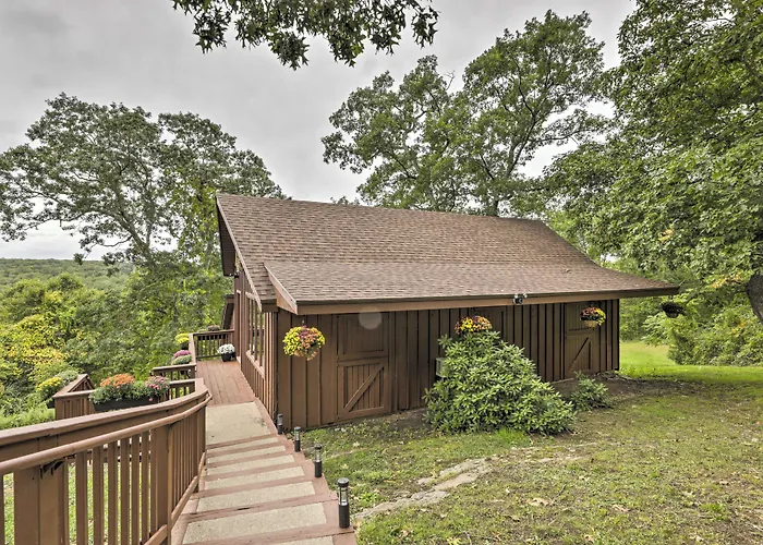 Private Guest House W/ Deck + Spectacular Views!